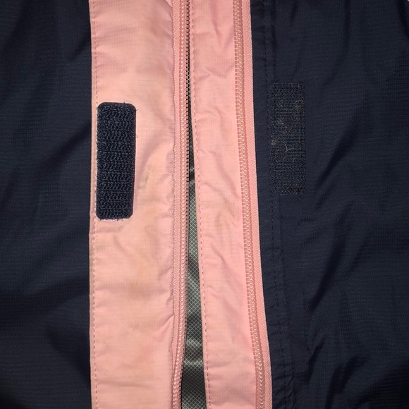 Vineyard Vines Women’s Rain Jacket - Picture 6 of 6